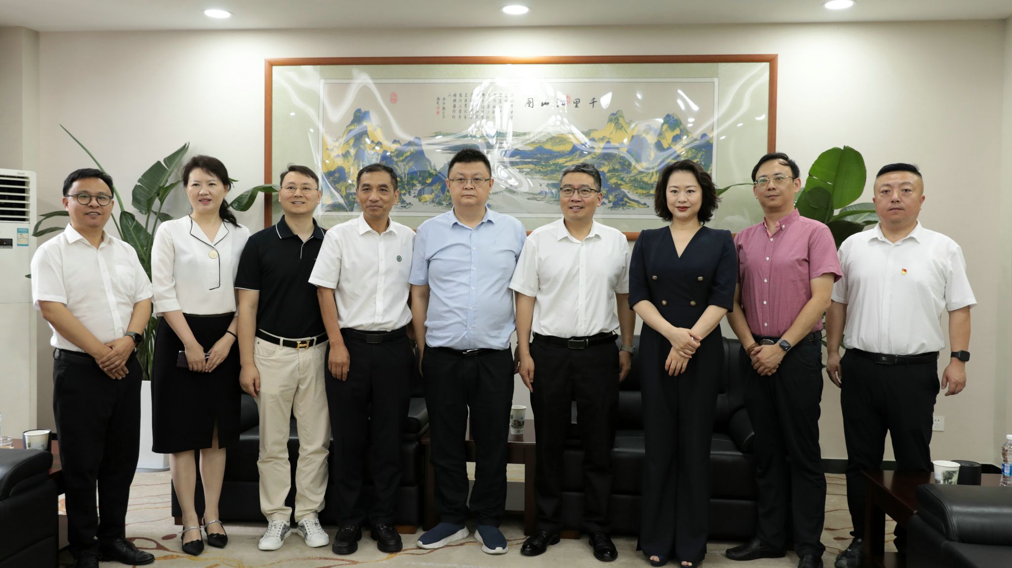 民盟引导 员工感恩：永信嘉业向公司捐赠价值近400万元软件系统